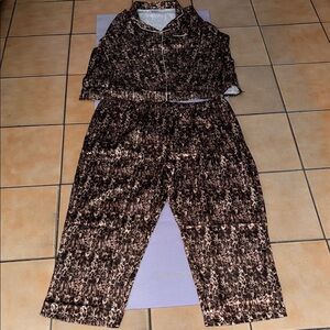 Anthony Richards Brown Velour Pajama Set with Collared Neckline and Relaxed Fit